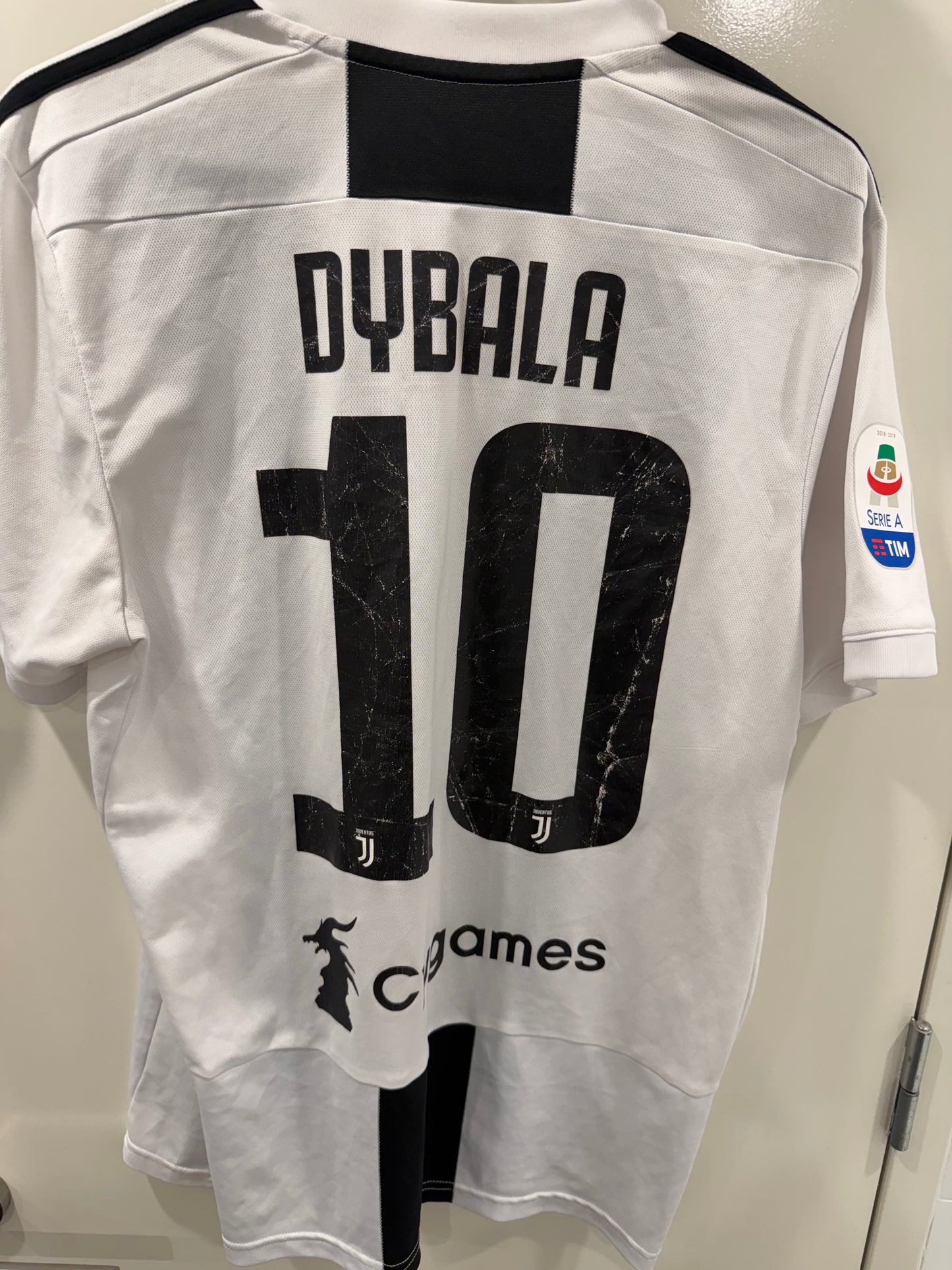 Official Juventus 2018/19 Home Jersey – #10 Paulo Dybala – Size Medium